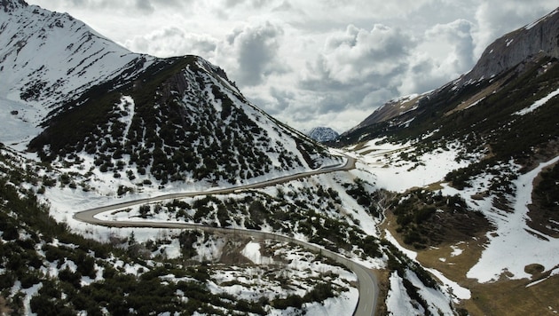 Die Passstraße verbindet den Bezirk Imst mit dem Außerferner Lechtal. (Bild: Land Tirol)