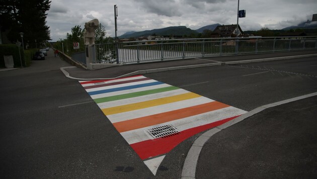 Am Freitag wurden die Farben erneuert. (Bild: Tröster Andreas)