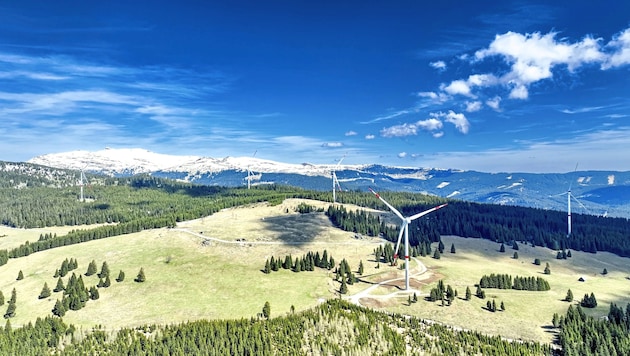 Dieses Bild des Windparks auf der Soboth sorgt wohl bei den Kärntner Windkraftgegnern für schlaflose Nächte. (Bild: Kelag)