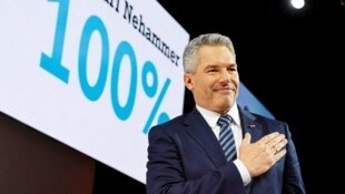 Karl Nehammer fue elegido líder del partido con un histórico 100 por ciento.  (Imagen: LISA LEUTNER)