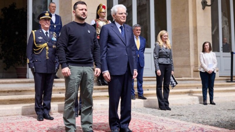 Der ukrainische Präsident beim Treffen mit Italiens Staatspräsident Sergio Mattarella (Bild: AP)