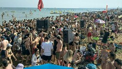 Party pur in „Ligi“: heuer mit mehr Polizei und neuen Regeln (Bild: FMT-PICTURES / APA / picturedesk.com)
