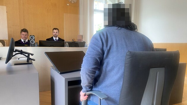 Der Angeklagte wandert wieder einmal ins Gefängnis. (Bild: Chantall Dorn, Krone KREATIV)