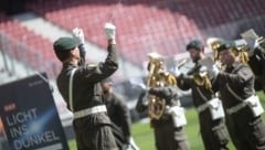 Kärntens Militärmusiker freuen sich auf das „Heimspiel“ im Wörthersee-Stadion. (Bild: Laura Heinschink)