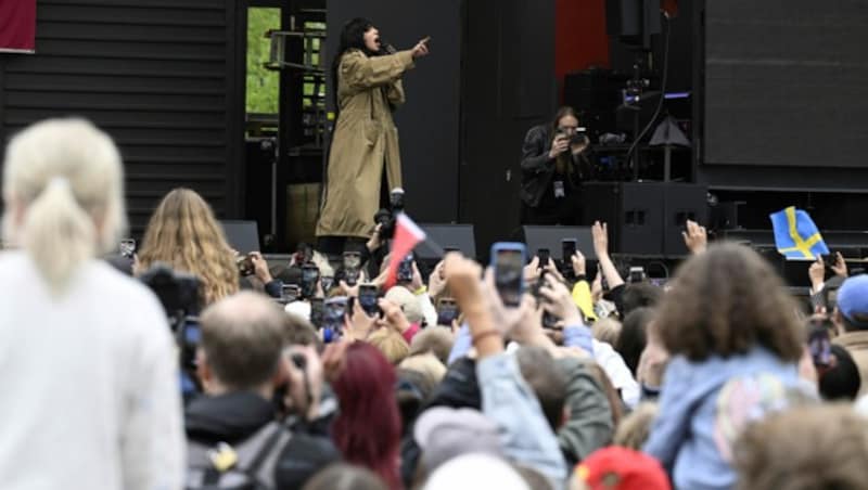 Loreen ließ sich von ihren Fans feiern. (Bild: APA/Pontus Lundahl/TT News Agency via AP)