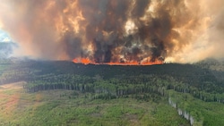 Im Westen Kanadas wüten seit Anfang Mai Waldbrände. (Bild: Government of Alberta/AP)