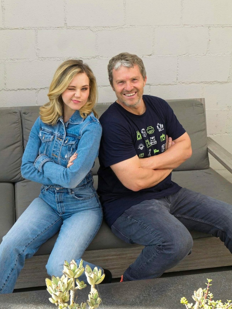 Junge Hollywood Schönheit Brec Bassinger mit Manfred Baumann. (Bild: Manfred Baumann)