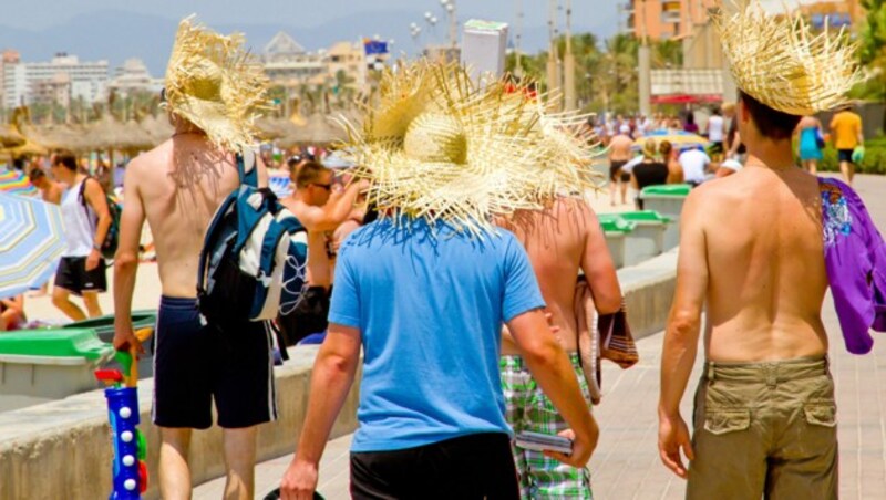 Wer sich in Chioggia vom Strand entfernt, muss sich etwas anziehen. (Bild: stock.adobe.com - Jürgen Fälchle)