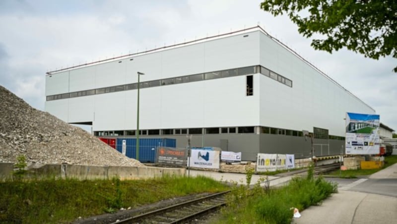 Intersport Österreich modernisiert und erweitert das Logistikzentrum in Wels. 2024 wird es dann in Betrieb gehen. (Bild: Markus Wenzel)