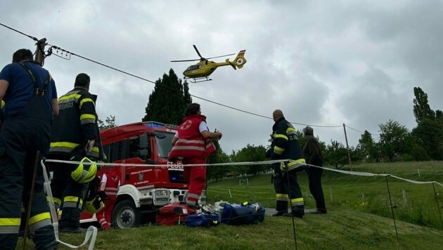 Die Feuerwehr St. Andrä/Höch war im Einsatz, und der Verletzte musste vom Hubschrauber zum Krankenhaus gebracht werden. (Bild: FF St. Andrä/Höch)