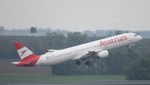 Eine Maschine der Austrian Airlines beim Start (Bild: P. Huber)