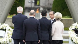 von links: US-Präsident Joe Biden, Deutschlands Kanzler Olaf Scholz, der britische Premierminister Rishi Sunak, der Bürgermeister von Hiroshima Kazumi Matsui und die EU-Kommissionspräsidentin Ursula von der Leyen (Bild: Franck Robichon/Pool Photo via AP)