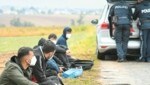 Aufgegriffene Flüchtlinge im Burgenland (Archivbild) (Bild: Patrick Huber)