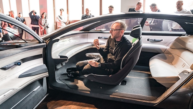 Audi-Design-Chef Marc Lichte erklärt „sein“ Grandsphere Concept im Detail. (Bild: Jules Photo Garage)