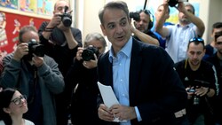 Griechenlands Regierungschef Kyriakos Mitsotakis liegt vorne, doch er verfügt wohl über keine regierungsfähige Mehrheit. (Bild: The Associated Press)