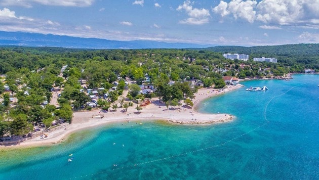 Genießen Sie die Schönheiten unberührter Natur am kristallklaren Meer im Aminess Camping Resort. (Bild: Aminess Hoteli i Kampovi)