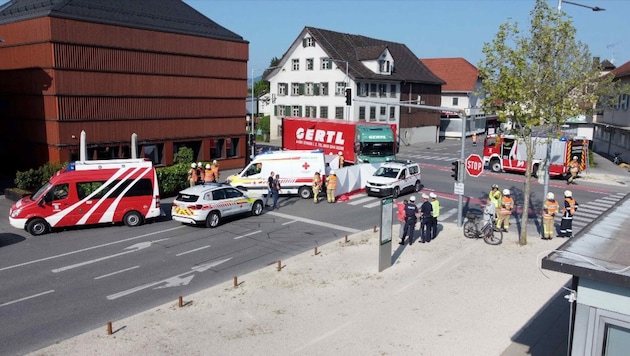 Der Unfall ereignete sich auf der L190 in Lauterach. (Bild: Maurice Shourot)