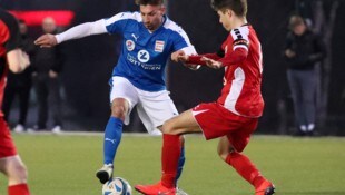 Aleksandar Jovicic (li. im Bild) kämpft um den Aufstieg (Bild: Andreas Tröster)
