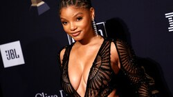 Halle Bailey ist als Meerjungfrau Arielle gerade im Kino zu sehen. Der Style der Schauspielerin ist ziemlich aufregend. (Bild: APA/AFP/Michael TRAN)