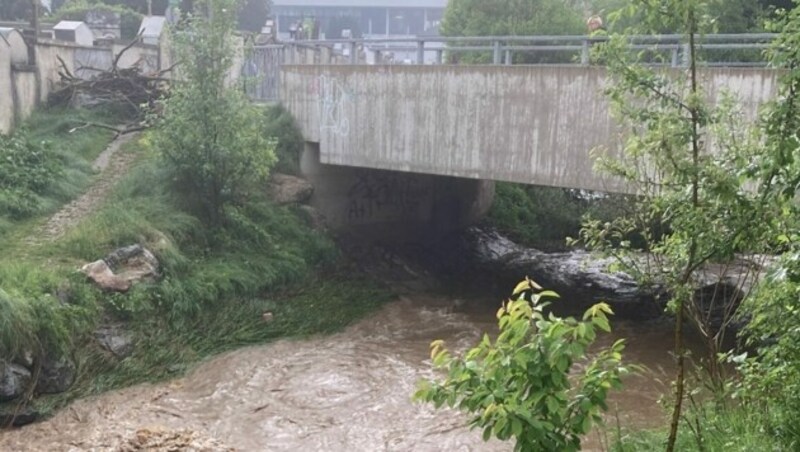 Der Ragnitzbach wurde zum reißenden Fluss. (Bild: Forster)