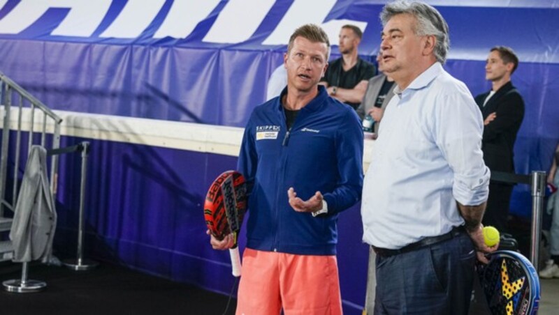 Werner Kogler im Gespräch mit Österreichs Padel-Nationalspieler Rainhard Boisits (Bild: e-motion/Bildagentur Zolles KG/Christian Hofer)