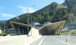Bei der Mautstelle vor dem Gleinalmtunnel hat sich eine junge Salzburgerin irrtümlich auf der ...