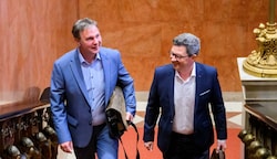 Dosko-Unterstützer Michael Lindner mit Andreas Babler in der SPÖ-Zentrale in Wien. (Bild: SEPA.Media | Martin Juen)