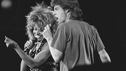 Mick Jagger und zahlreiche weitere Stars trauern um Tina Turner. (Bild: APA/AP Photo/Rusty Kennedy, File)