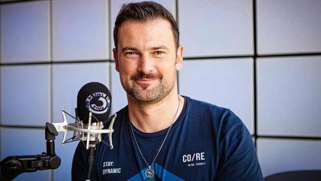 Ein Hoch aufs Wetter: Der studierte Meteorologe Siegfried Fink wuchs auf einem Bauernhof bei Brixen auf. (Bild: Hitradio Ö3/Walter Dunger, ORF)