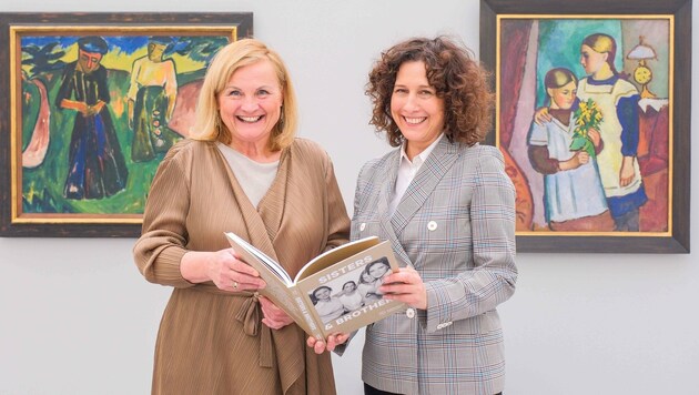 Die Kuratorinnen Elisabeth Nowak-Thaller (li.) und Nicole Fritz stellten einen Streifzug durch 500 Jahre zusammen. (Bild: Einöder Horst)
