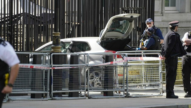 Die Downing Street Number 10 ist der Sitz des britischen Premierministers. Aktuell wohnt und arbeitet dort Rishi Sunak. (Bild: AP)