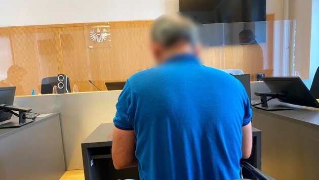 Dem Angeklagten wuchs alles über den Kopf - sein Verteidiger holte einen Freispruch für ihn raus. (Bild: Chantal Dorn, Krone KREATIV)