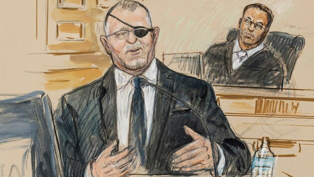 Auf dieser Gerichtszeichnung ist der Prozess gegen den Anführer der Oath Keepers, Stewart Rhodes, dargestellt. (Bild: ASSOCIATED PRESS)