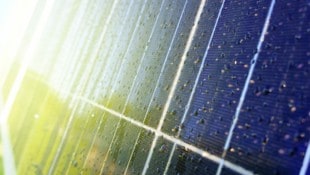 Los nuevos módulos solares también deberían suministrar electricidad cuando llueve.  (Imagen: stock.adobe.com/Татьяна Кольчуги)