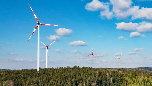 Munderfing betreibt einen Windpark mit sechs Windrädern. (Bild: Pressefoto Scharinger © Daniel Scharinger)