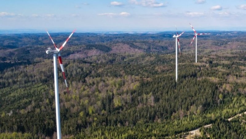 Windräder im alpinen Raum machen keinen Sinn, sagte die FPÖ im Wahlkampf. Jetzt stehen sie im Regierungsprogramm. (Bild: Scharinger Daniel)