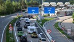 Pfingstwochenende bedeutet traditionell Stau vor dem Karawankentunnel. (Bild: Hermann Sobe)