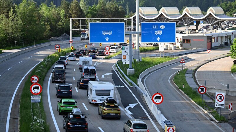 Pfingstwochenende bedeutet traditionell Stau vor dem Karawankentunnel. (Bild: Hermann Sobe)