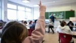 Wer soll die vielen Fragen der Schüler beantworten, wenn die Pädagogen fehlen? (Bild: Bernd Weißbrod)