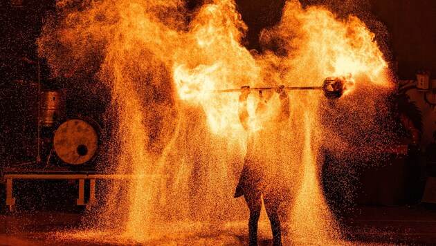 Artist Ben Eichhorn begeistert mit seiner Feuershow. (Bild: Tanja & Jürgen Photography)