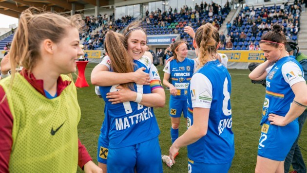St. Pöltens Frauen jubeln über den 8. Ligatitel in Folge. (Bild: GEPA pictures)
