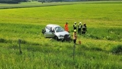 In diesem Wrack wurden die beiden Schwerverletzten geborgen. (Bild: FF Aichdorf)