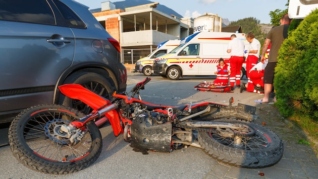Der Unfall in Ludesch forderte zwei Schwerverletzte. (Bild: Bernd Hofmeister)