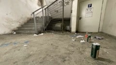 Obdachlose Menschen fanden in der Garage Unterschlupf. In den Stiegenhäusern tummelten sich Süchtige und zwielichtige Gestalten. Sie hinterließen nicht nur Drogenspritzen und anderen Unrat, sondern oftmals auch Blut und ihre Notdurft. (Bild: Benedict Grabner)