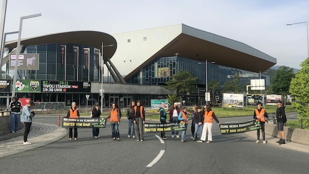 Rund um die Olympiahalle wurde am Dienstag protestiert. (Bild: Letzte Generation)