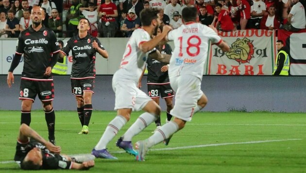 Der FC Südtirol jubelt schon wieder: bald gegen Milan, Juve & Co. (Bild: FC Südtirol)