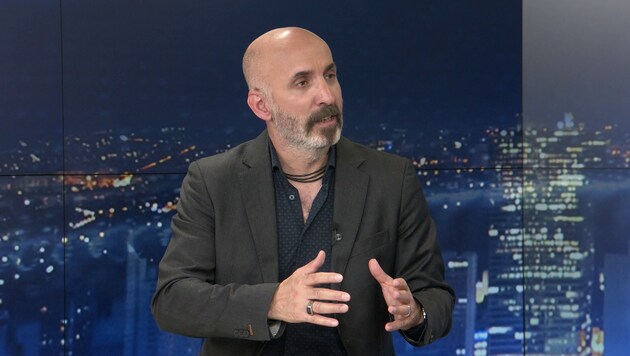 Kenan Güngör ist Experte für Integration und Diversität. (Bild: krone.tv)