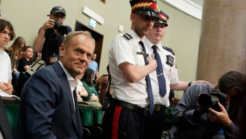 Oppositionsführer Donald Tusk ist der polnischen Regierung ein Dorn im Auge. (Bild: ASSOCIATED PRESS)
