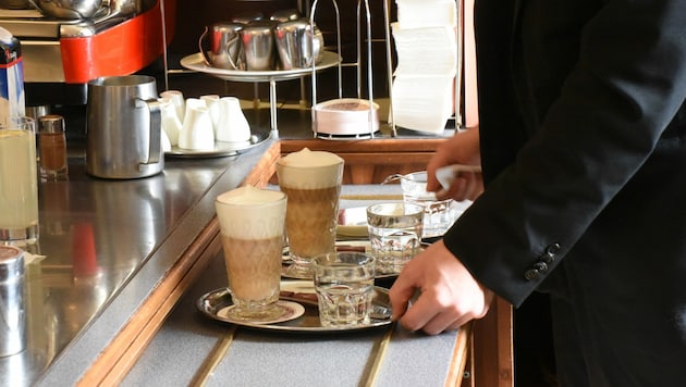 Das seit 1907 bestehende Café Ritter in Ottakring war schon im Februar 2021 insolvent gewesen. (Bild: Sharkshock - stock.adobe.com (Symbolbild))