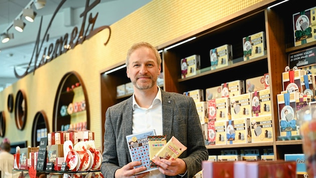 Bernhard Kletzmair (49) führt seit einem Jahr die Geschäfte von Heidi Chocolat in Wiener Neudorf. Hier entstehen auch die Swedy- und Manja-Stangerl. (Bild: Markus Wenzel)